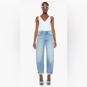 Mother The Fangirl Skimp Cuff jeans in Blinded by the Light wash. Size 24.